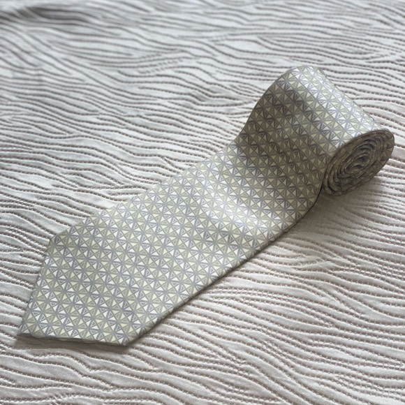 Wilke Rodríguez Men’s Tie - Picture 3 of 8